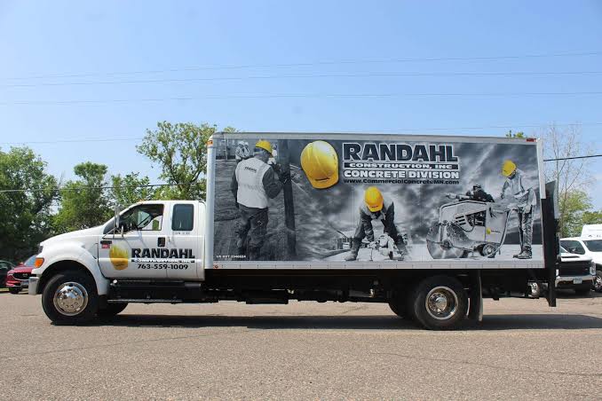 Choosing the Right Vehicle Wrap for Box Trucks and Pickup Trucks